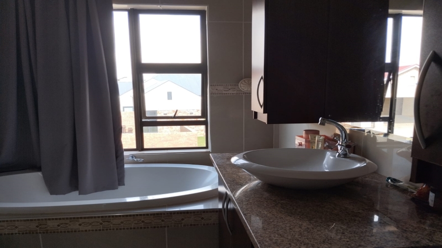 5 Bedroom Property for Sale in Van Der Hoff Park North West